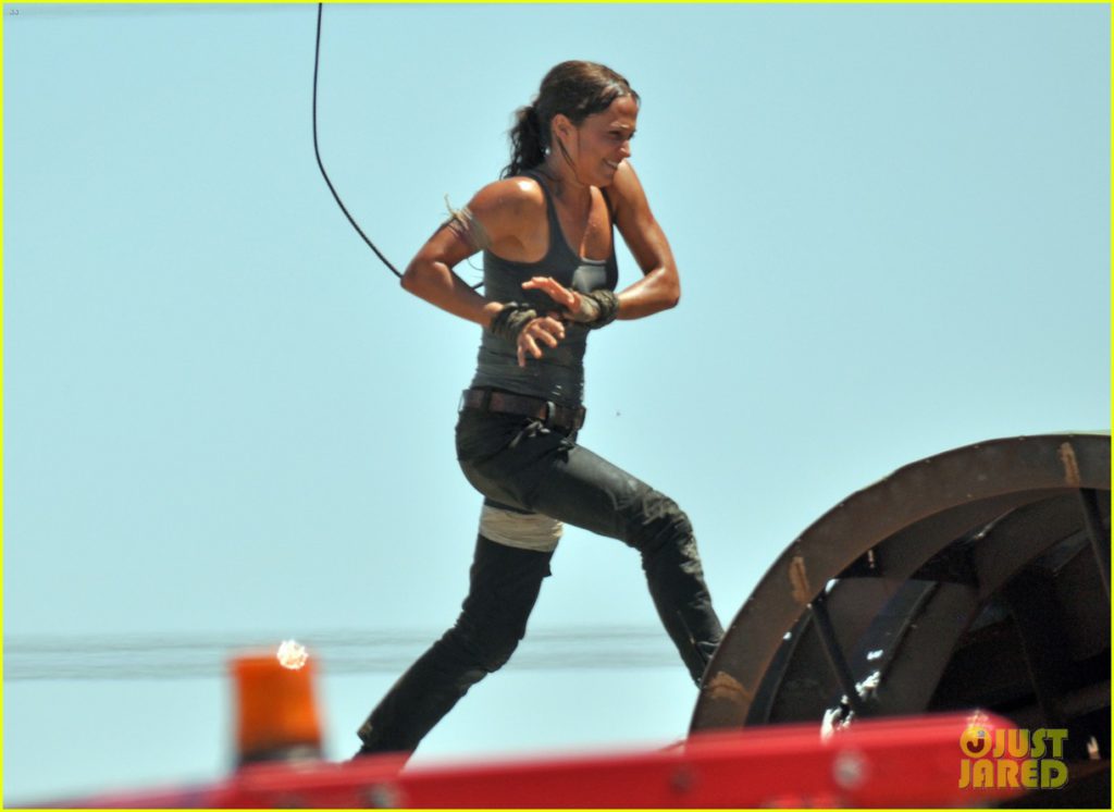 alicia-vikander-first-look-tomb-raider-lara-croft-02