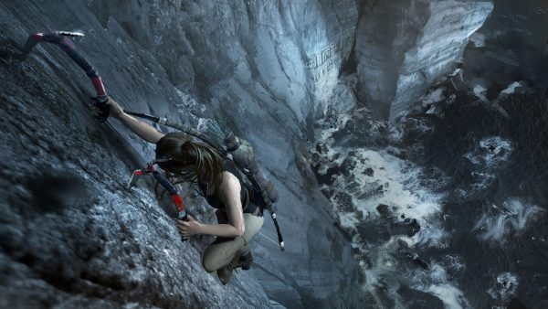 Shadow of the Tomb Raider Lara climbing