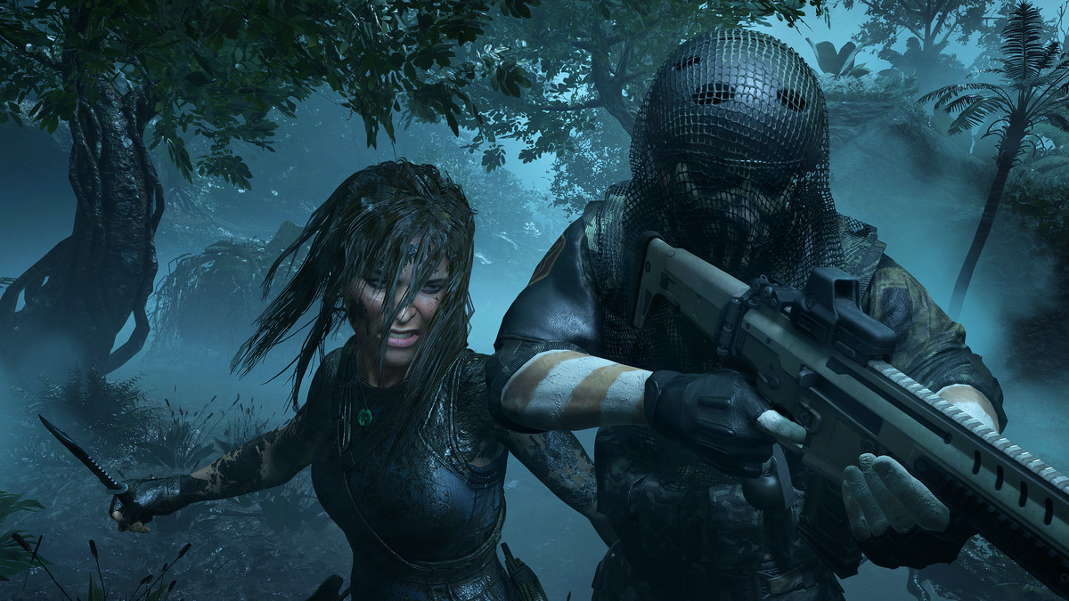 Lara Croft boos soldaat neerslaan