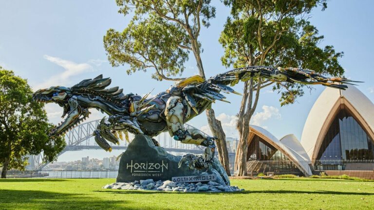 horizon statue